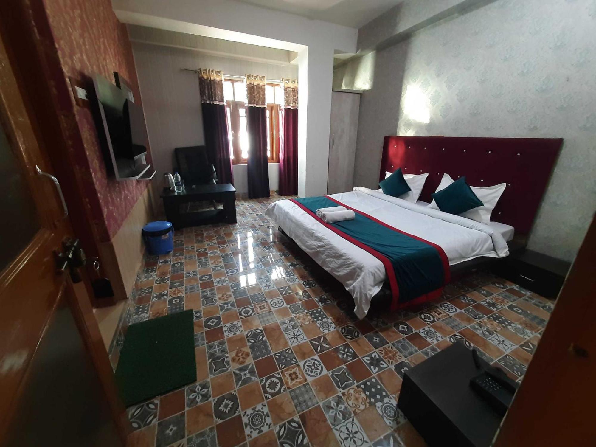 Hotel O Graceland Srīnagar Exteriér fotografie